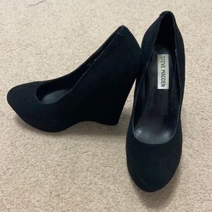 Steve Madden Black Suede Wedges